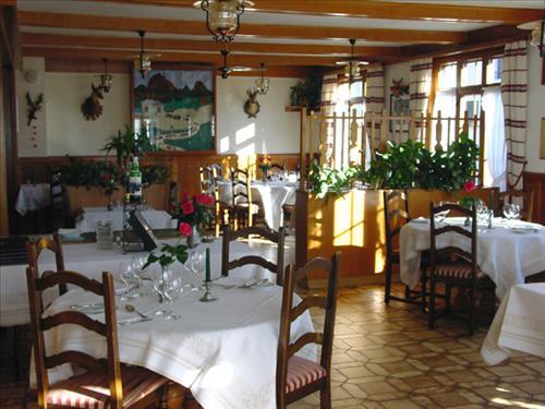 Hotel Restaurant Le Gruyerien Morlon Restaurace fotografie